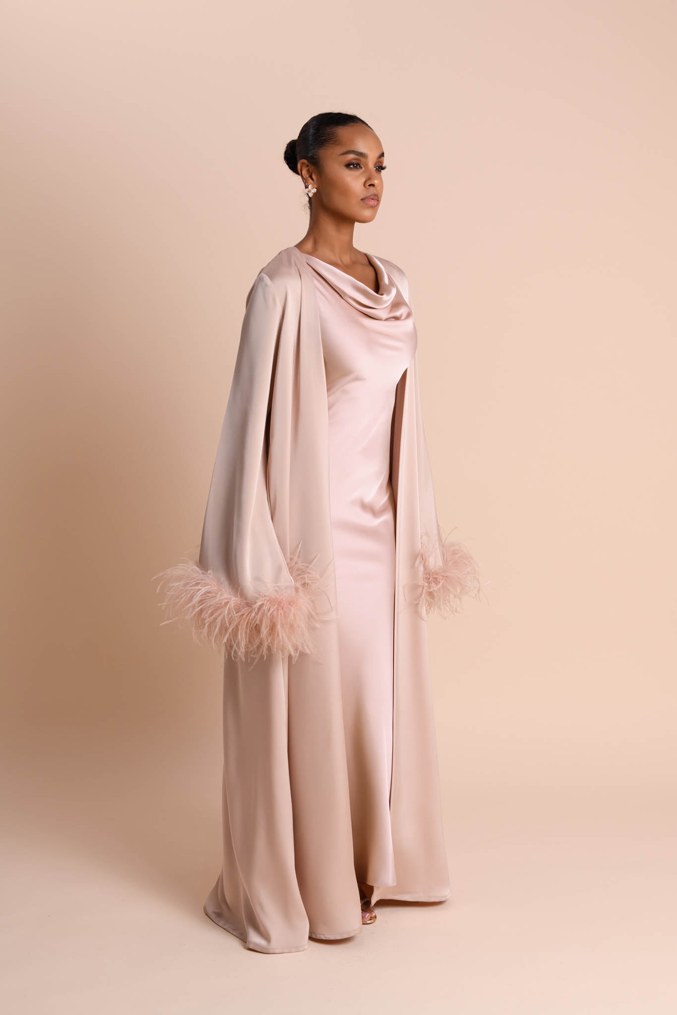 FEATHER SLEEVE ABAYA - DUSTY PINK Lama Studios FEATHER SLEEVE ABAYA - DUSTY PINK Lama Studios